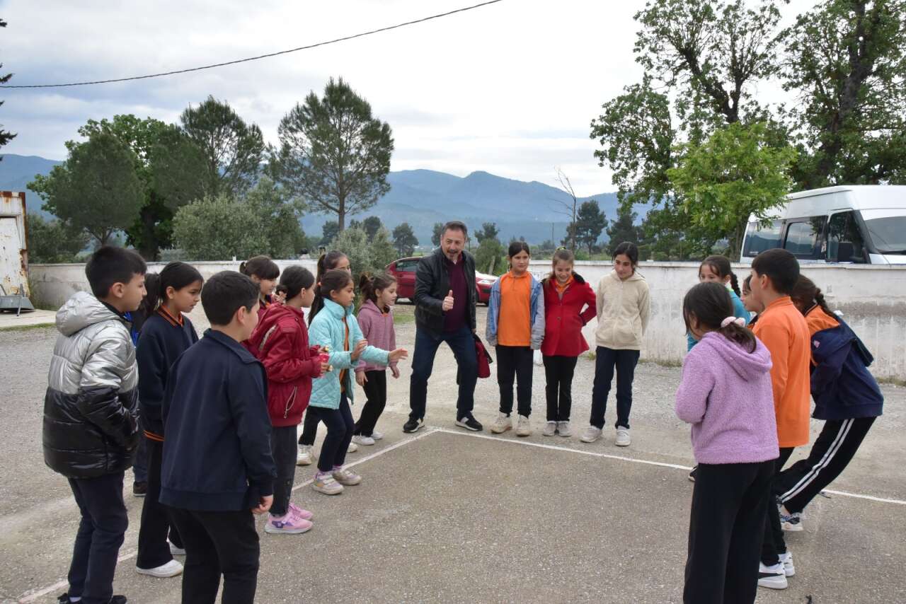 MSKÜ’den Kırsaldaki Öğrencilere Sağlık ve Eğitim Desteği 6